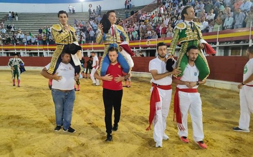 Ferrera, Urdiales y Aguado salen a hombros en Medina del Campo.